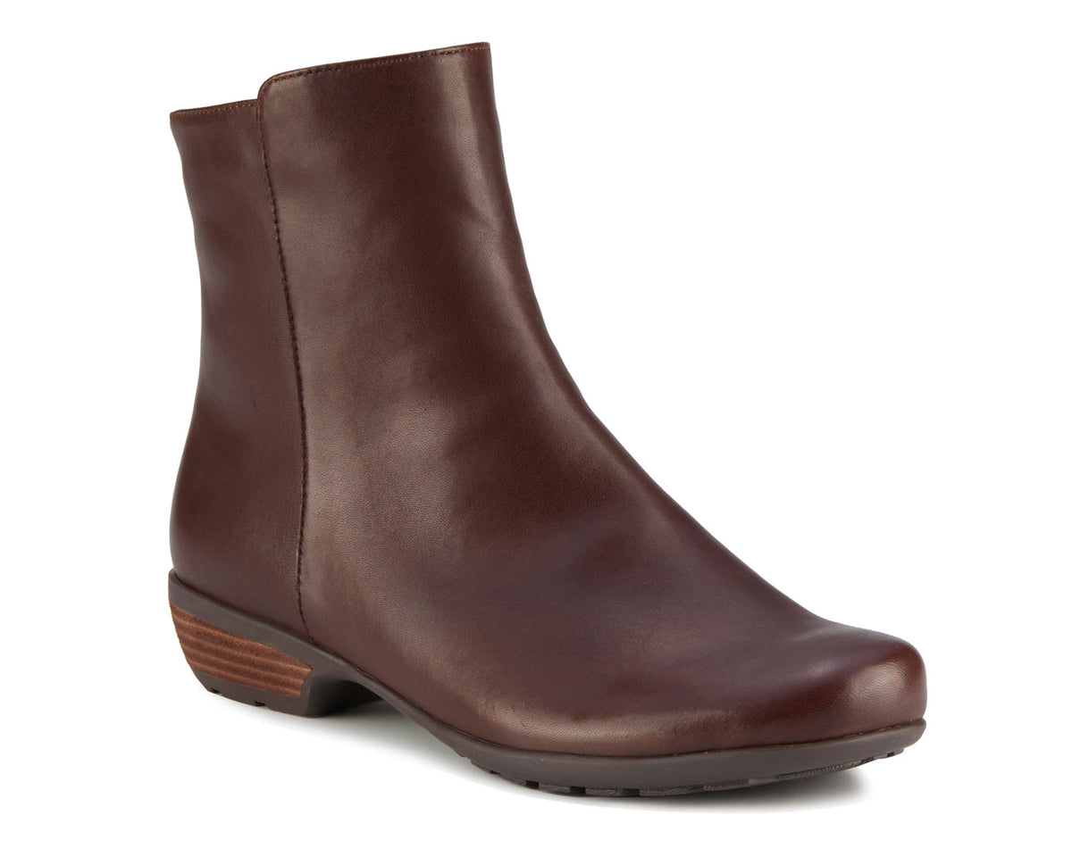 #Color_Brown Leather