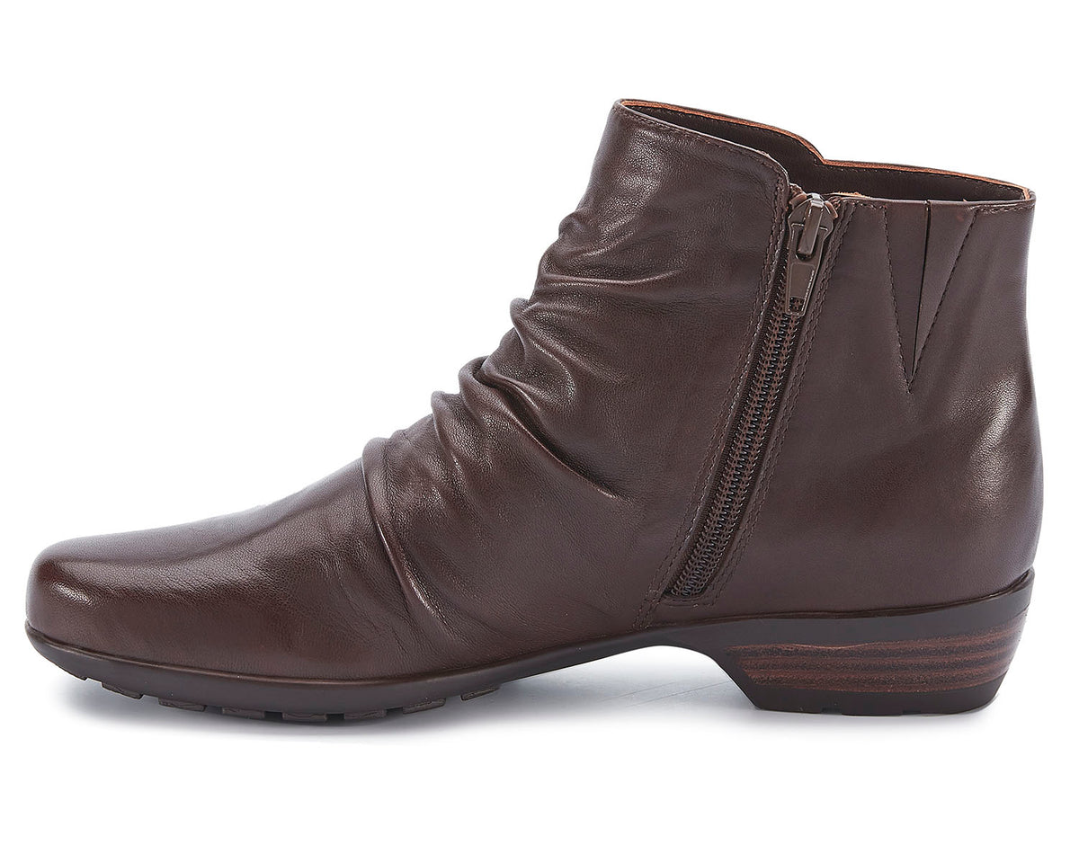 #Color_Brown Leather