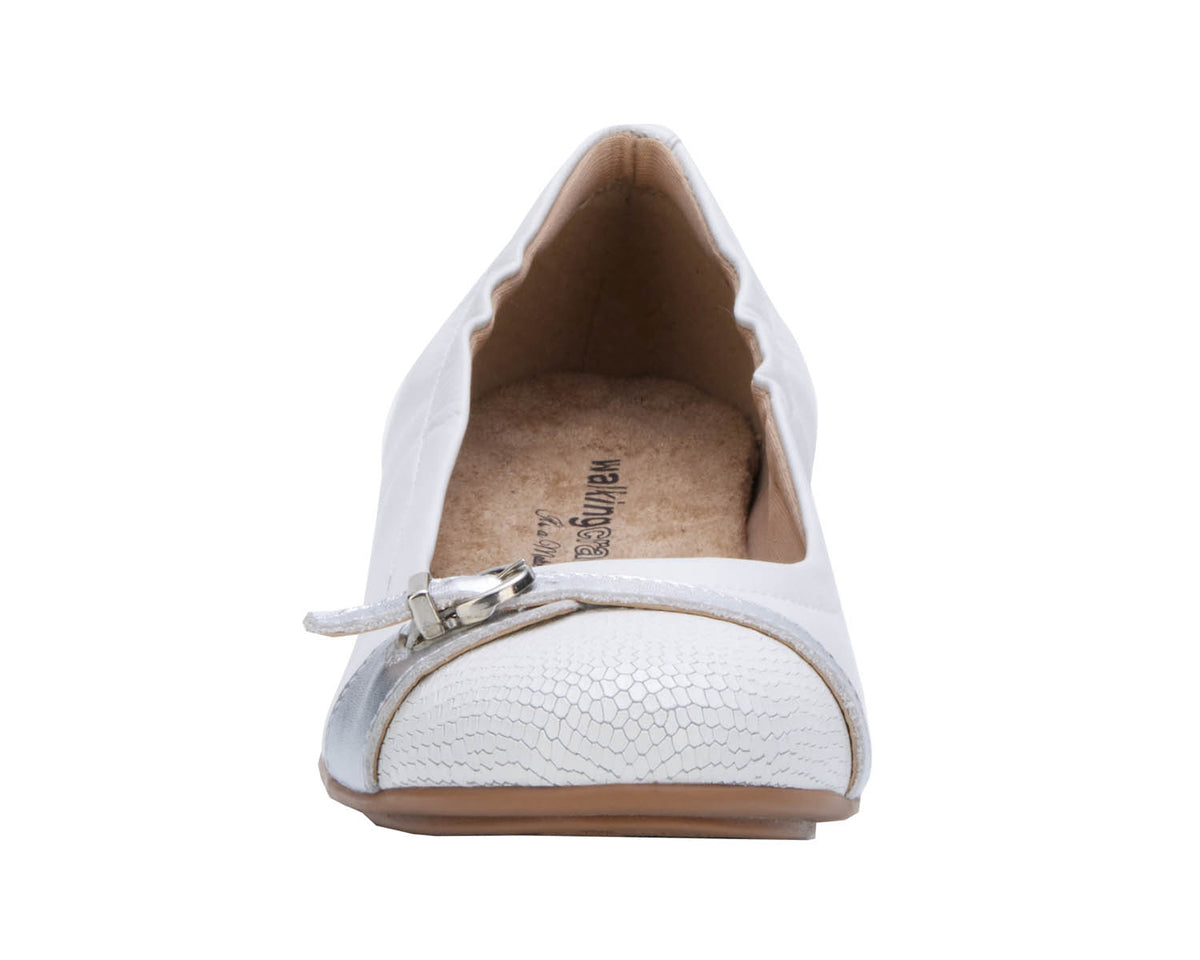 #Color_White/Silver Leather
