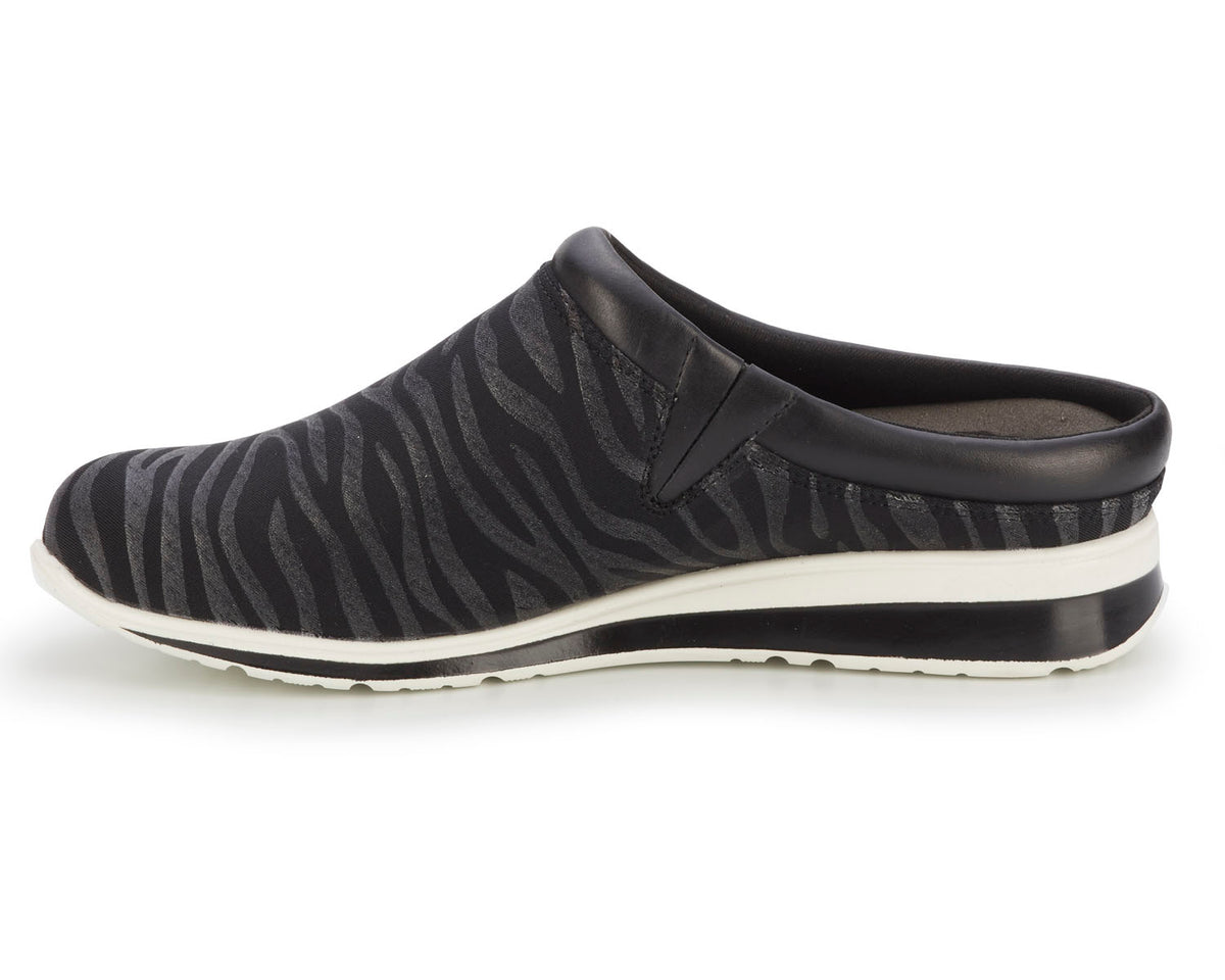 #Color_Black Zebra