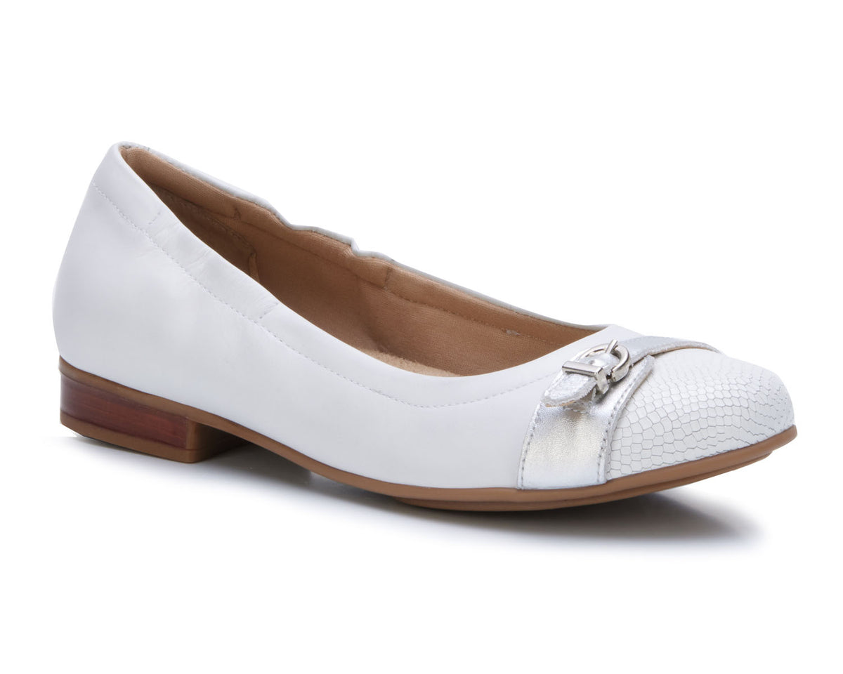 #Color_White/Silver Leather