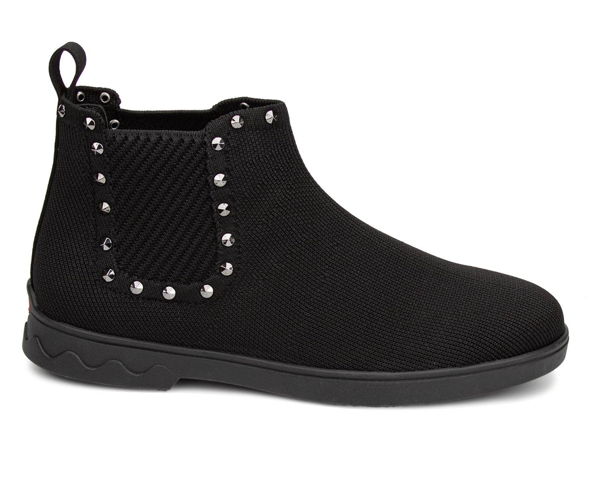 #Color_Black Knit with Studs