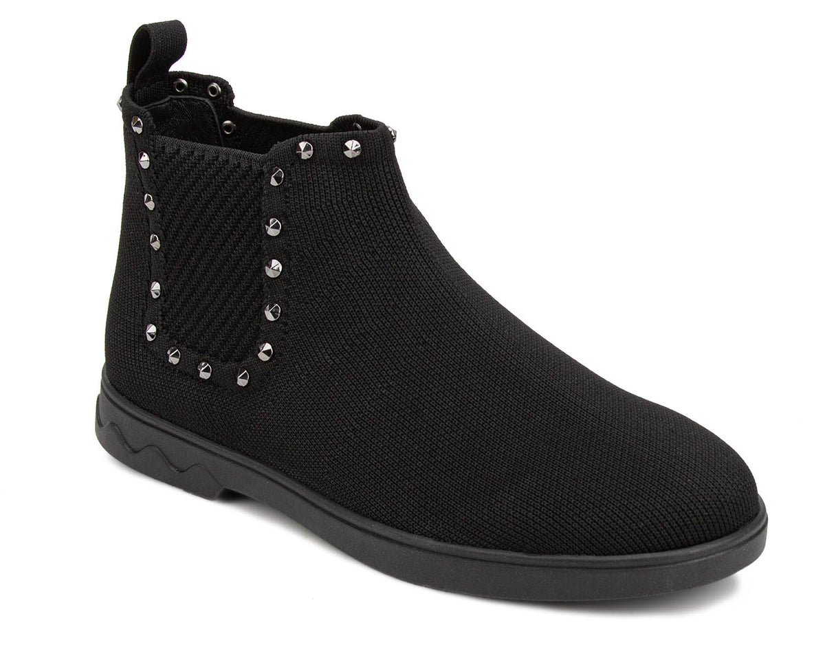 #Color_Black Knit with Studs