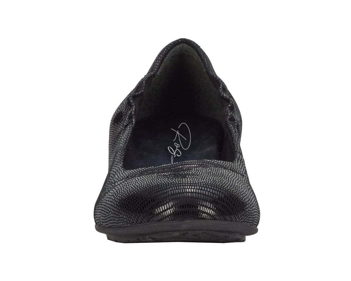 #Color_Black Patent Lizard Print Leather
