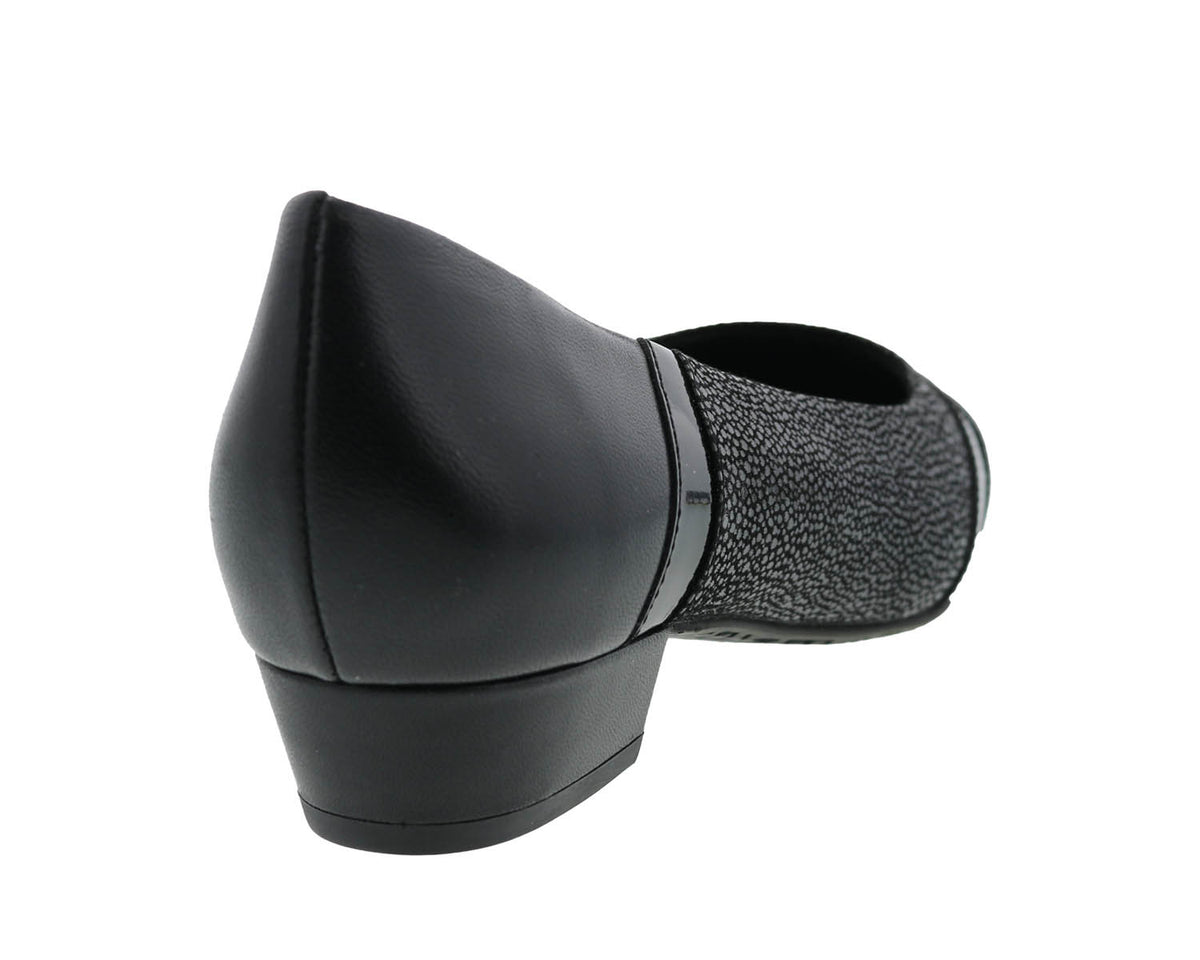 #Color_Black Lizard Print Leather