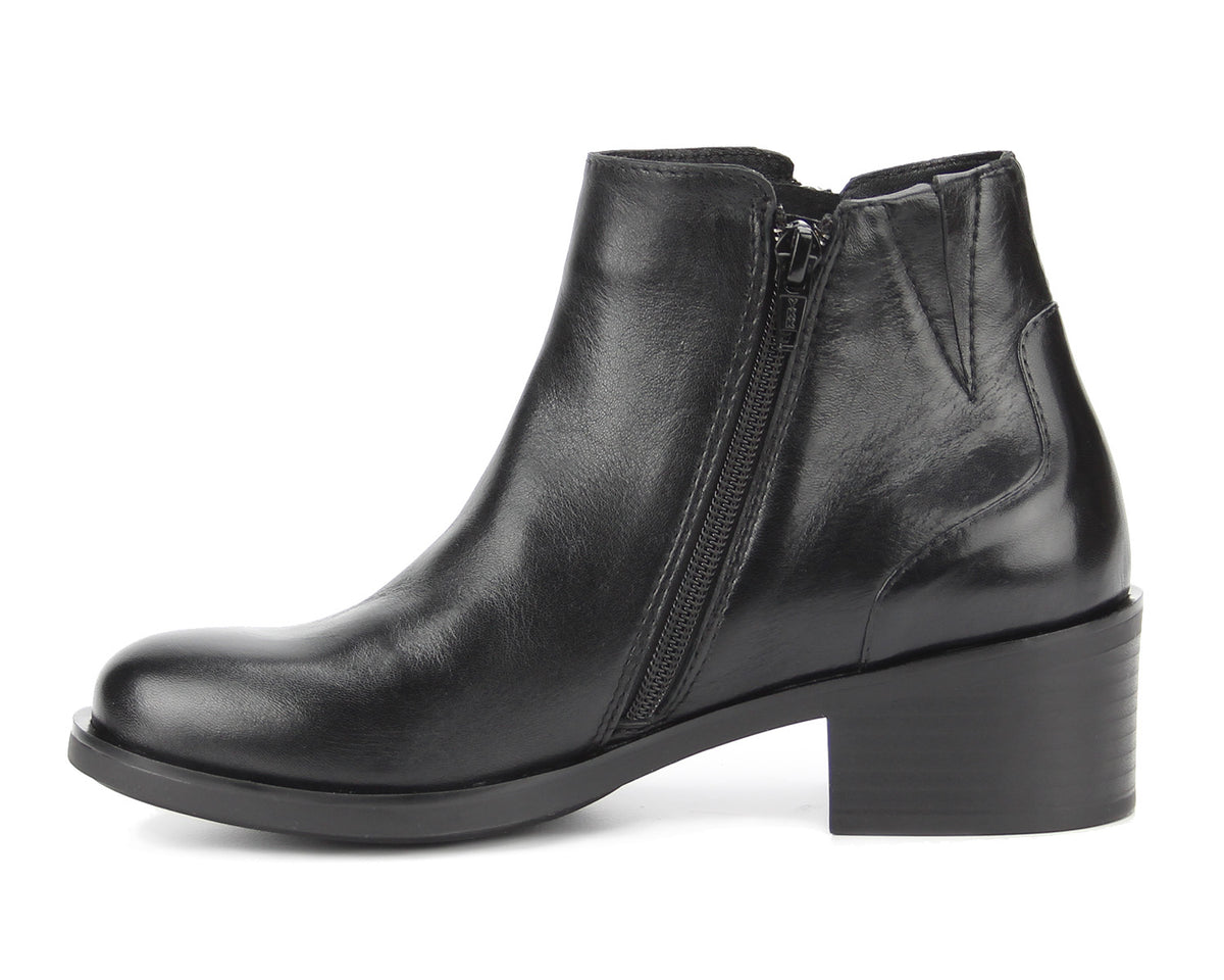 #Color_Black Nappa Leather