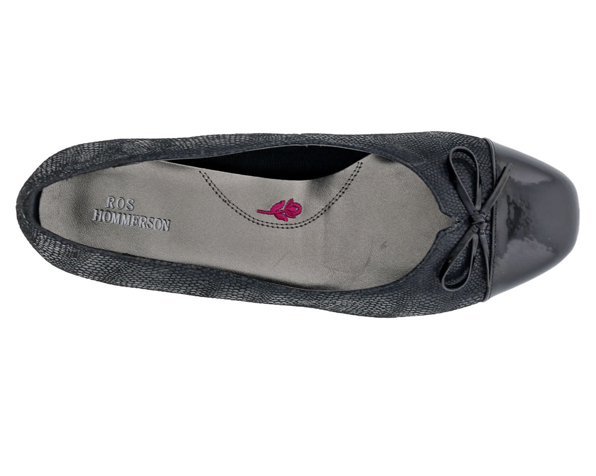 #Color_Black Lizard Print Leather