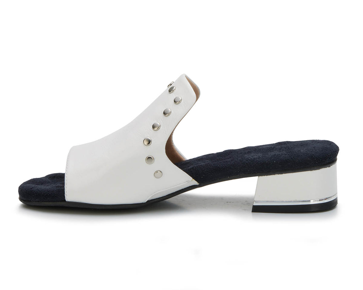 #Color_White Leather