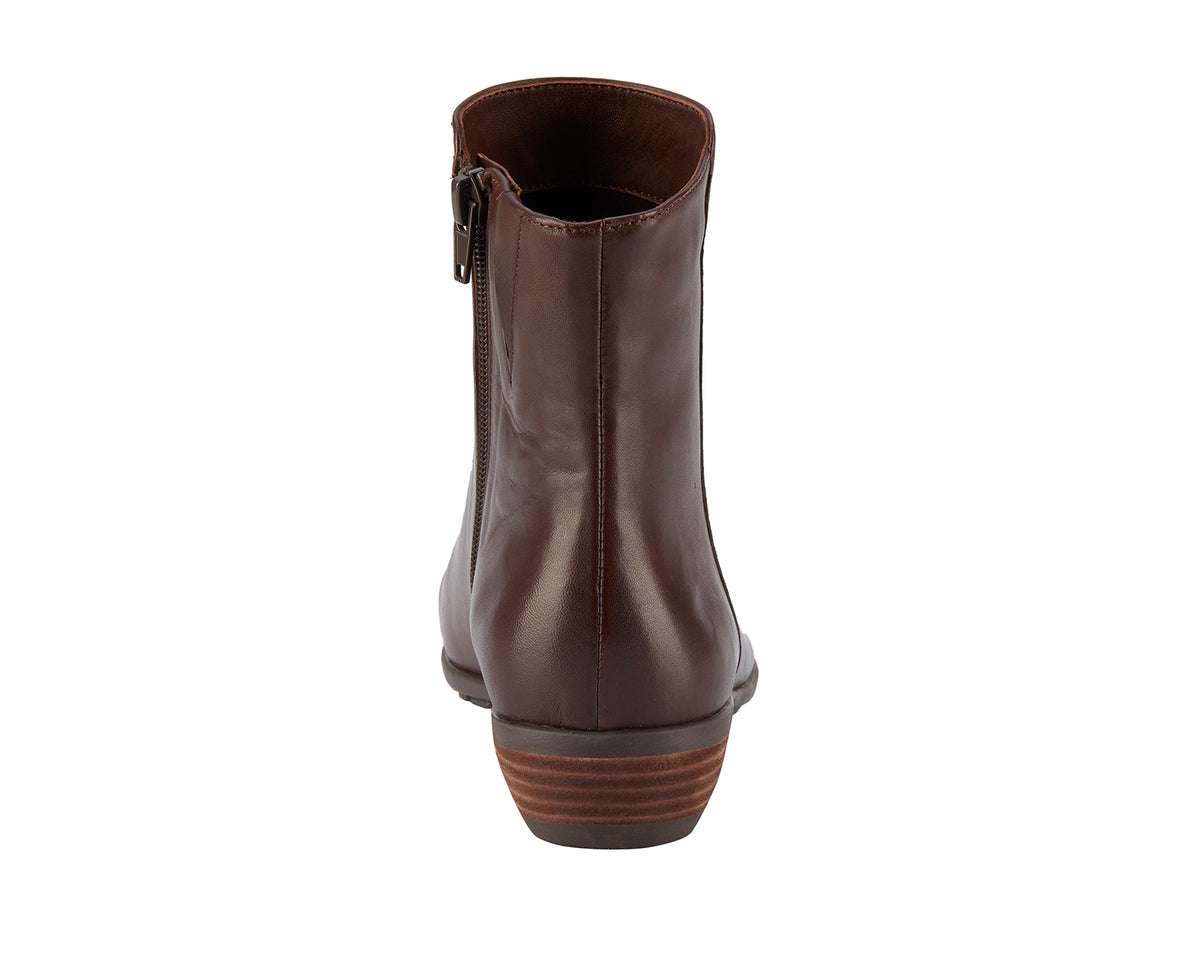 #Color_Brown Leather