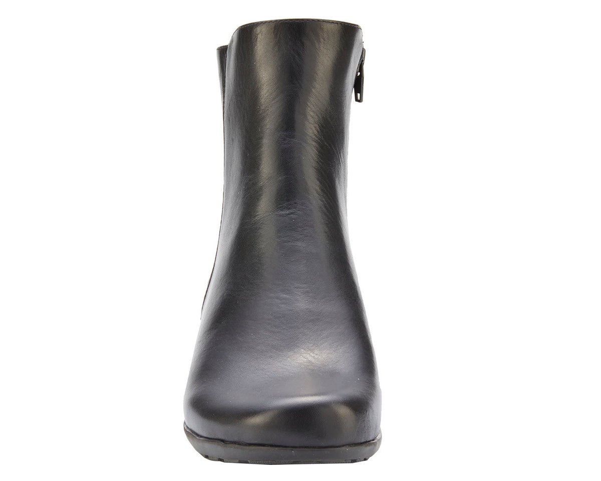 #Color_Black Leather