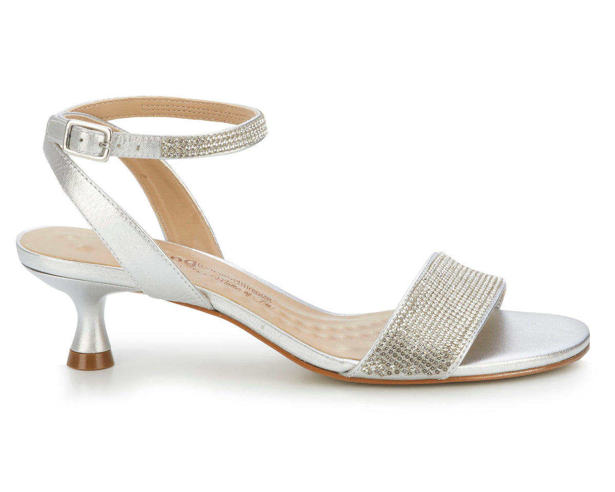 #Color_White Leather