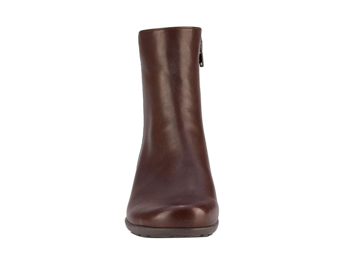 #Color_Brown Leather