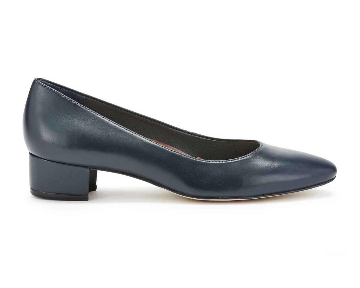#Color_Navy Leather