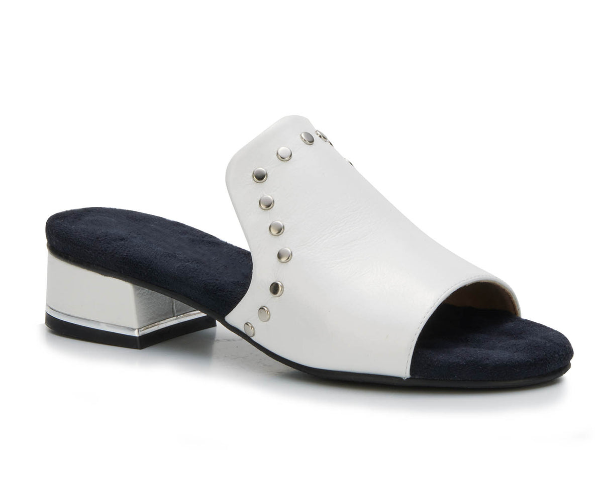 #Color_White Leather