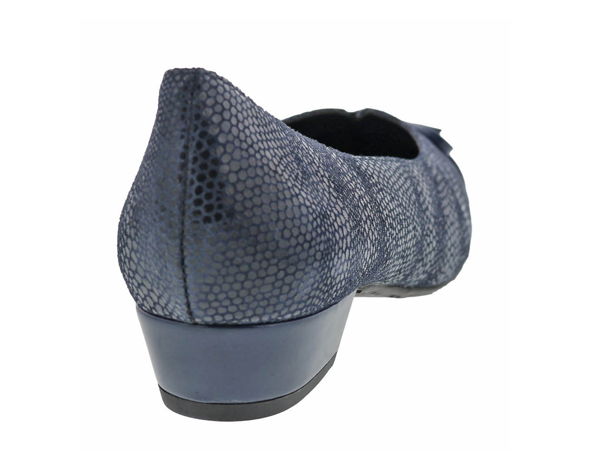#Color_Navy Lizard Print Leather