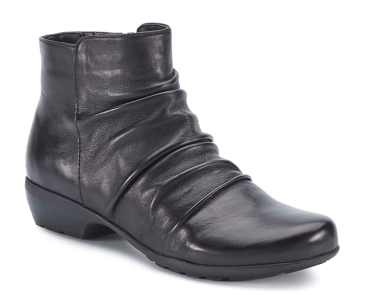 #Color_Black Leather