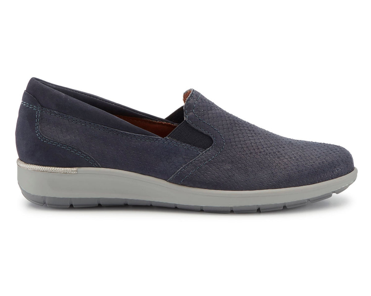 #Color_Navy Snake Print/Nubuck