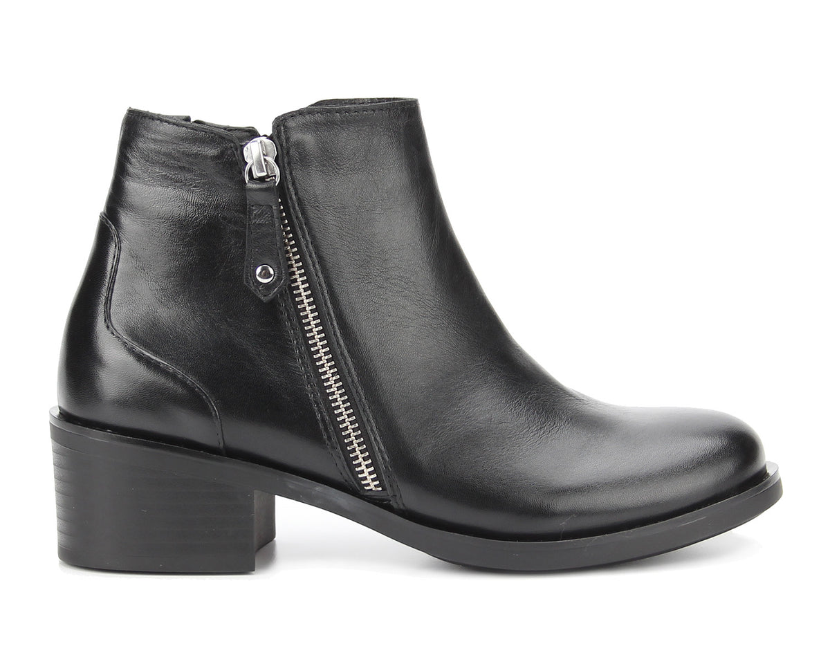#Color_Black Nappa Leather