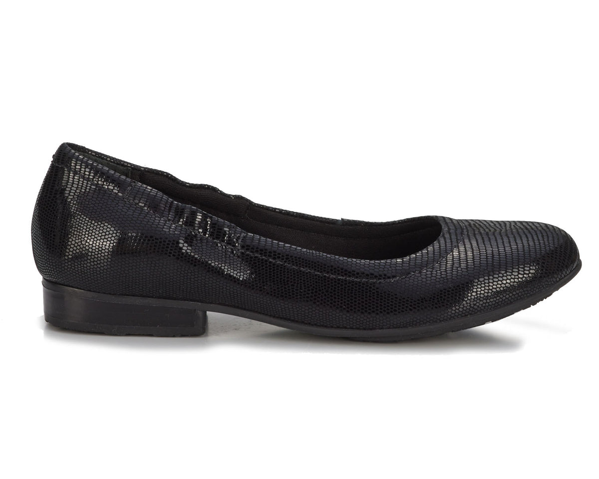 #Color_Black Patent Lizard Print Leather