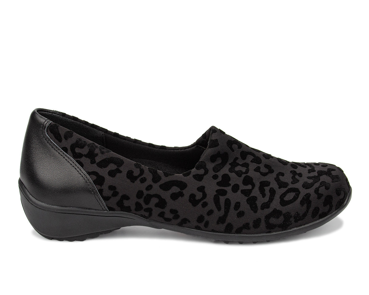 #Color_Black Cheetah