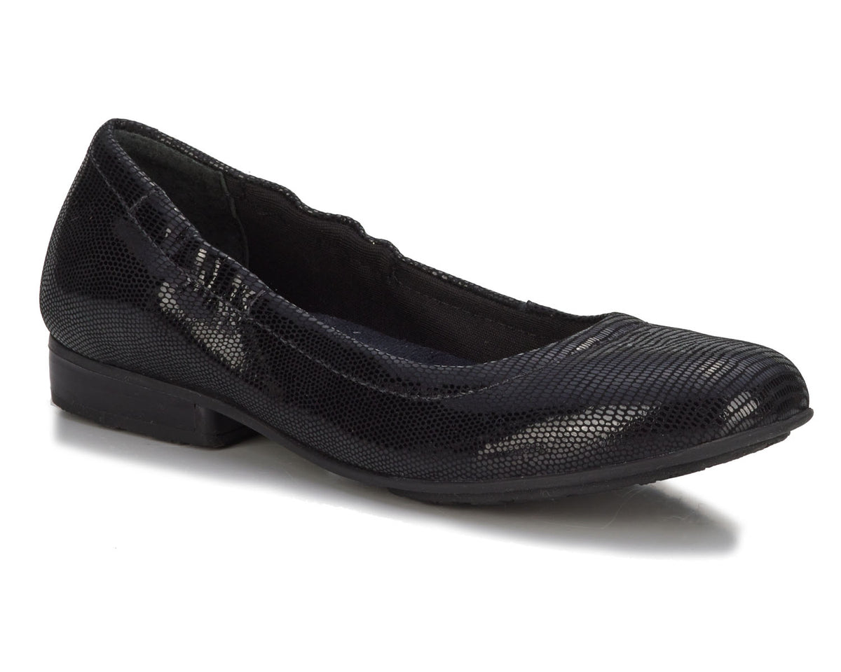 #Color_Black Patent Lizard Print Leather