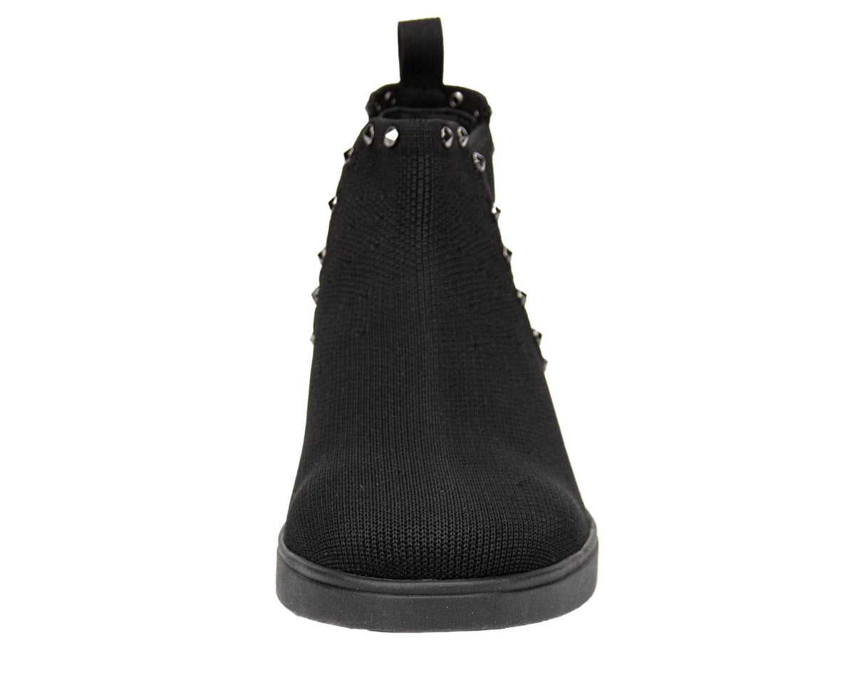 #Color_Black Knit with Studs