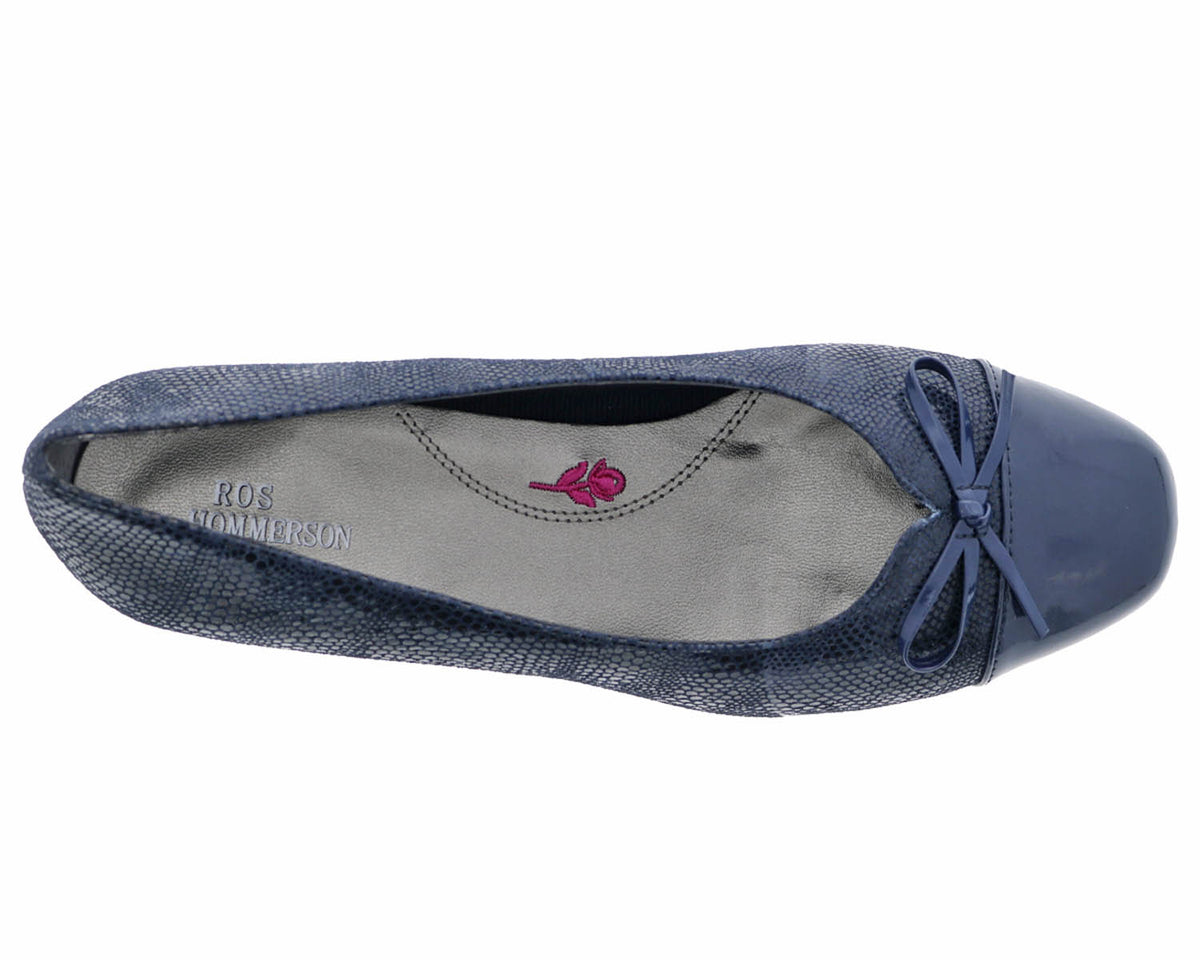 #Color_Navy Lizard Print Leather