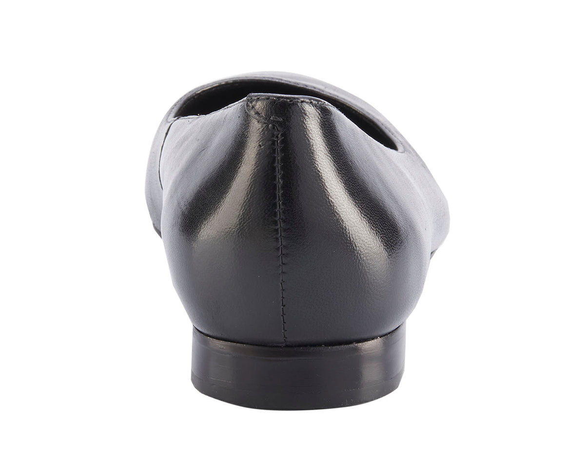 #Color_Black Leather