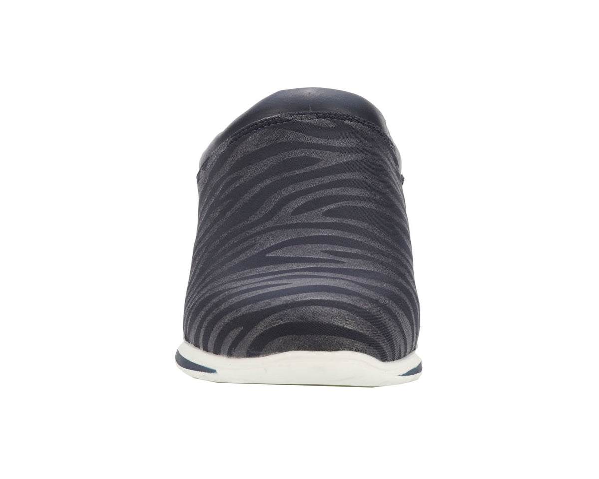 #Color_Navy Zebra