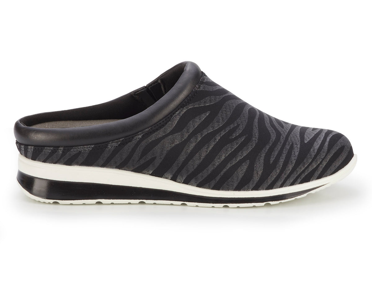 #Color_Black Zebra